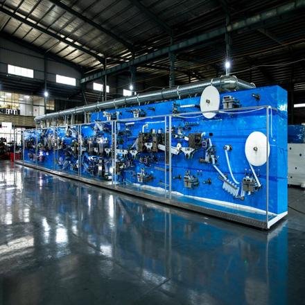 Cheap Price Fully Automatic Adult Diaper Making Machine photo 5
